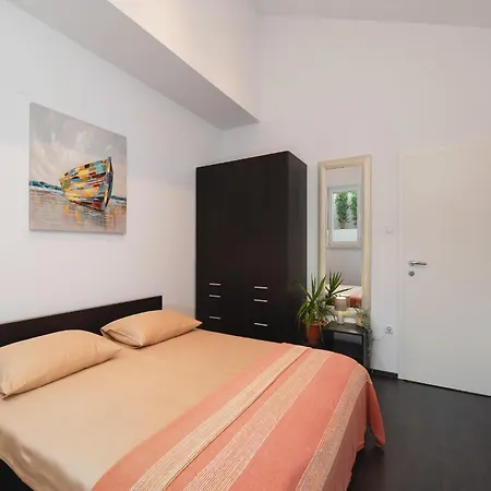 Lea - Three Bedroom With Terrace And Sea View 펜션