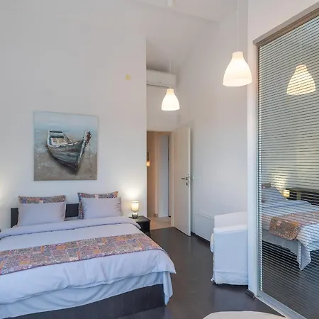 Lea - Three Bedroom With Terrace And Sea View *