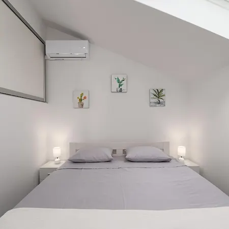 Lea - Three Bedroom With Terrace And Sea View * 마슬리니카