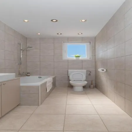 Lea - Three Bedroom With Terrace And Sea View * Маслиница