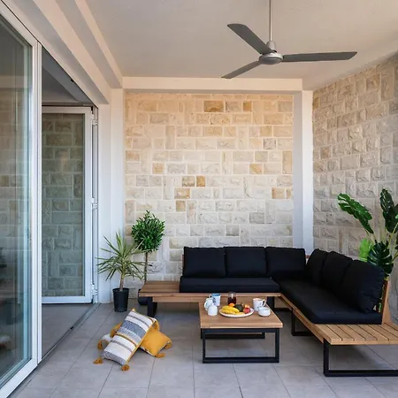 Holiday home Lea - Three Bedroom With Terrace And Sea View
